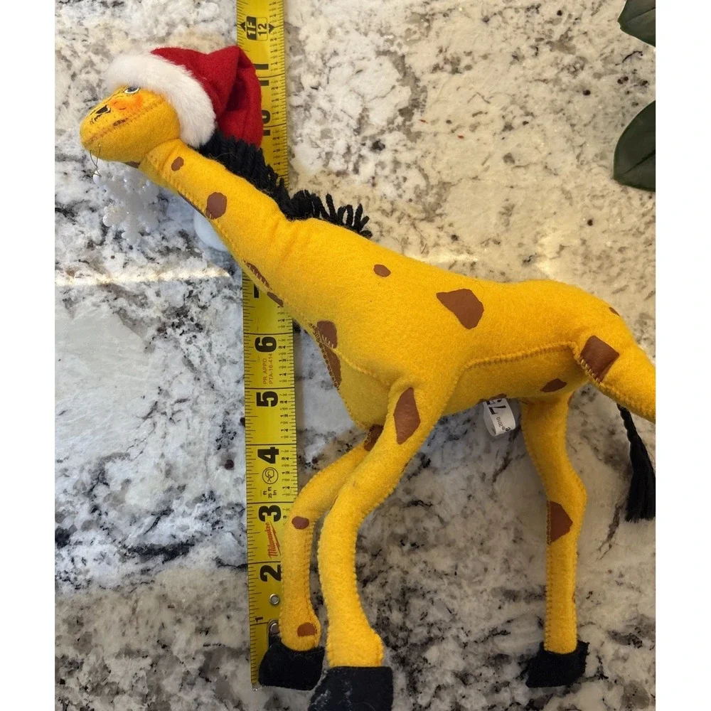 Annalee Doll Decorating Giraffe 2010 Exclusive Design Christmas Santa Hat animal